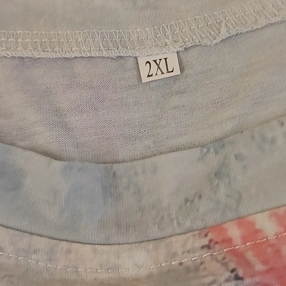 π¨2/$20π¨ WAS $48 Womenβs printed graphic t-shirt size xxl short sleeve nwot - Picture 8 of 12